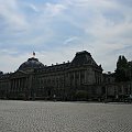 Pałac Królewski w Brukseli (fr. Palais Royal de Bruxelles; niderl. Koninklijk Paleis van Brussel) to oficjalna siedziba Króla Belgów zlokalizowana w centrum beligijskiej solicy. Jednakże na co dzień rodzina królewska zamieszkuje Zamek Laeken na obrzeża...