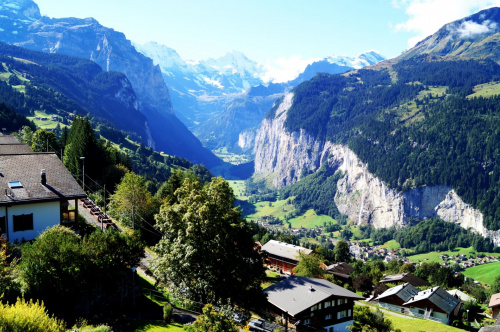 W dolinie #gory #Alpy #Szwajcaria #dolina