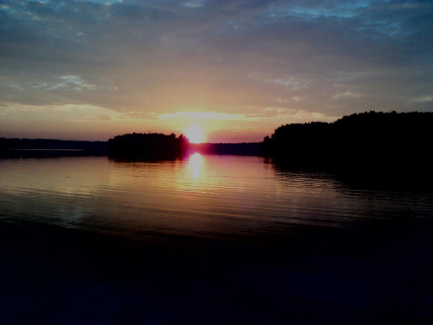 Zachód słońca nad jeziorem Nakło-Chechło #Jezioro #Lipiec #niestety #Słońca #Śląsk #Telefonu #Wakacje #Zachód #Zdjęcie