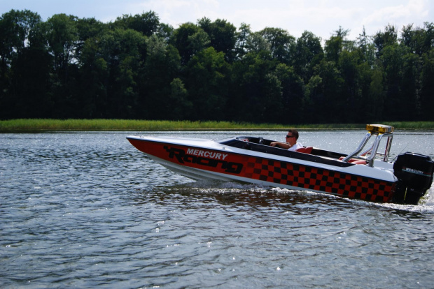 #MercuryRacingRing18Speedboat